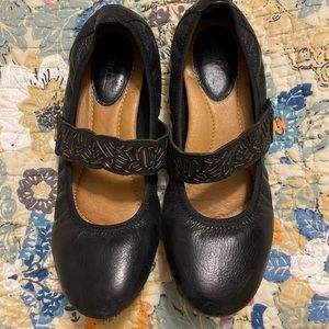 Earth women’s shoes